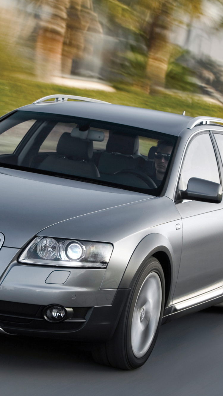 Mercedes Benz Classe C Noire Sur Route Pendant la Journée. Wallpaper in 750x1334 Resolution