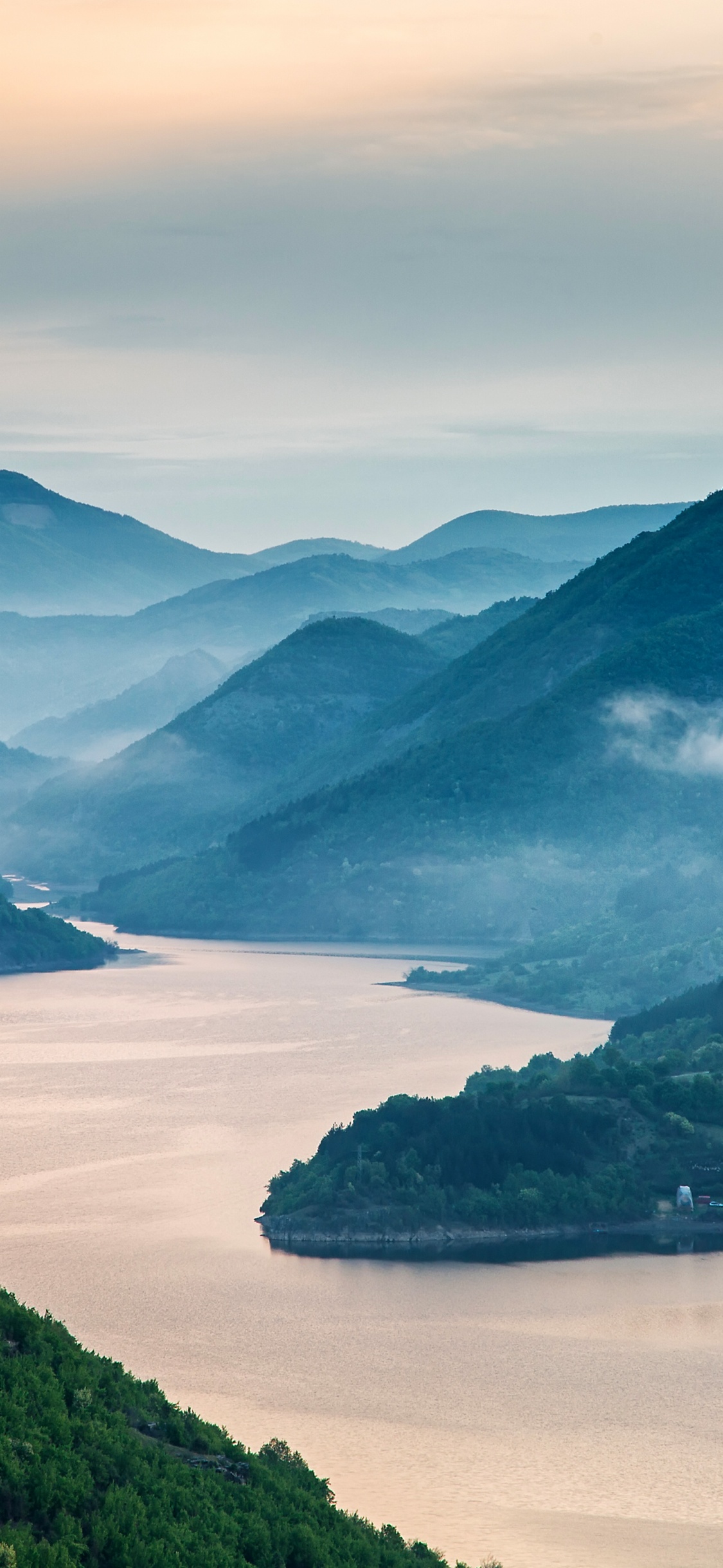 Rio Bulgaria, Embalse Kardzhali, Río, Montaña, Naturaleza. Wallpaper in 1125x2436 Resolution