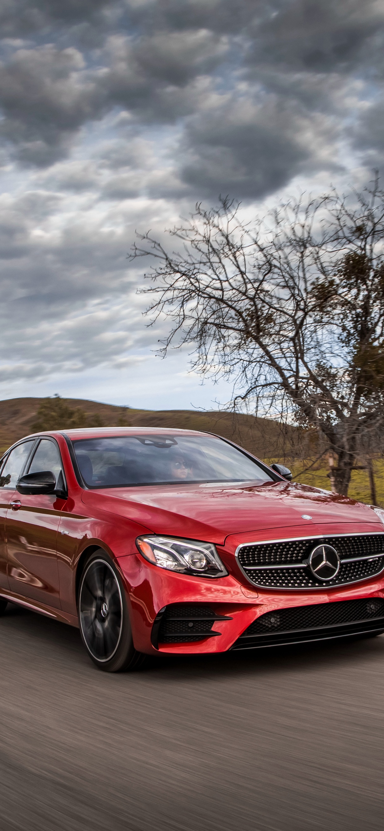 Bmw m 3 Rouge Sur Route Pendant la Journée. Wallpaper in 1242x2688 Resolution