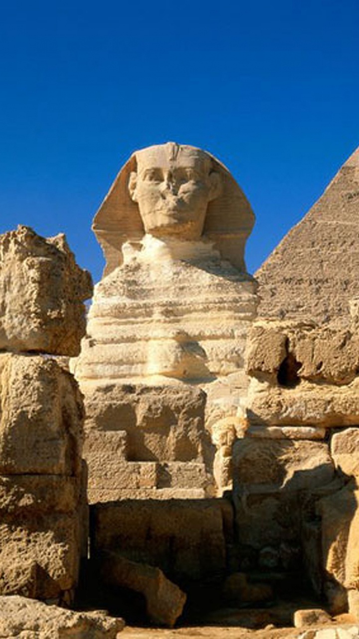 Statue en Béton Blanc Sous Ciel Bleu Pendant la Journée. Wallpaper in 720x1280 Resolution