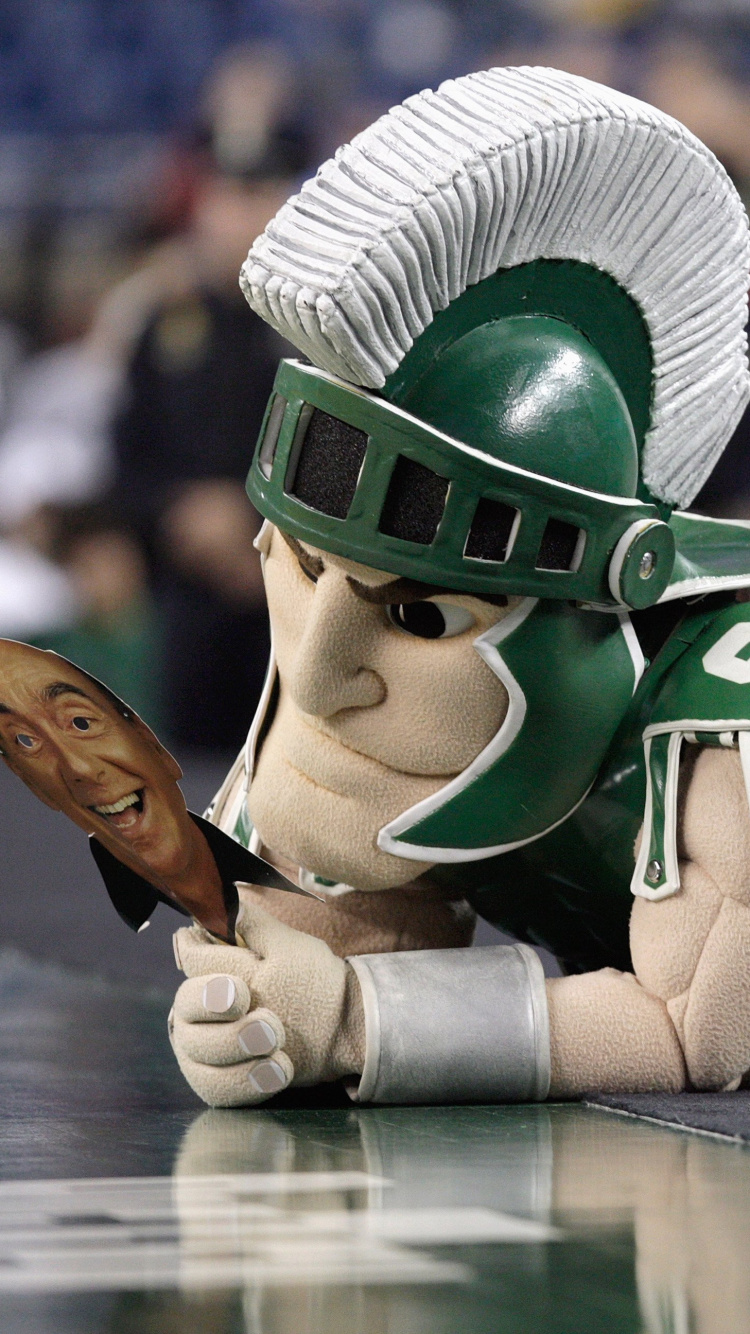 Grün-weißes Plastikspielzeug. Wallpaper in 750x1334 Resolution