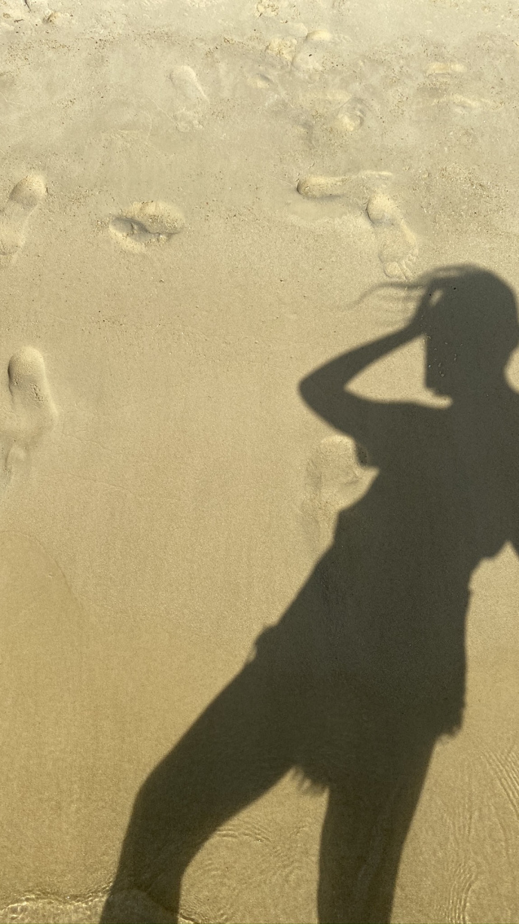 Shadow, Visual Arts, Knee, Silhouette, Backlighting. Wallpaper in 750x1334 Resolution