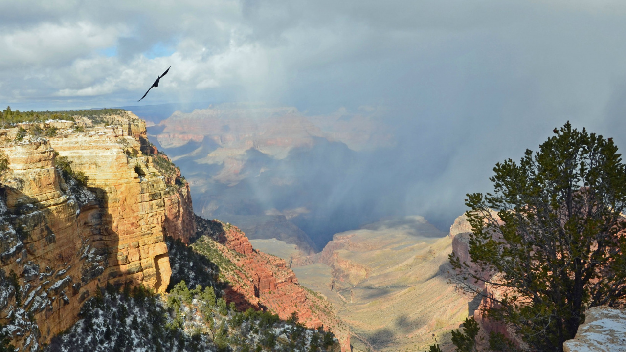 Brown Rocky Mountain Under White Clouds During Daytime. Wallpaper in 1280x720 Resolution
