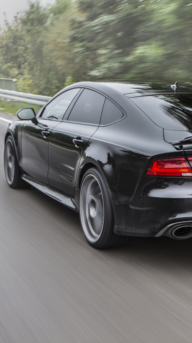 Mercedes Benz Coupé Noir Sur Route Pendant la Journée. Wallpaper in 750x1334 Resolution