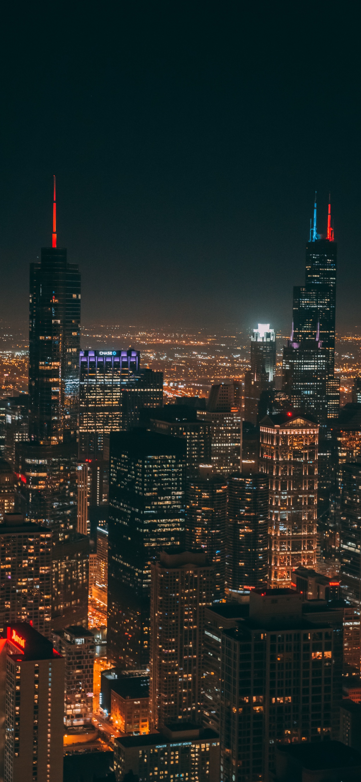 Skyline Der Stadt Bei Nacht Night. Wallpaper in 1242x2688 Resolution