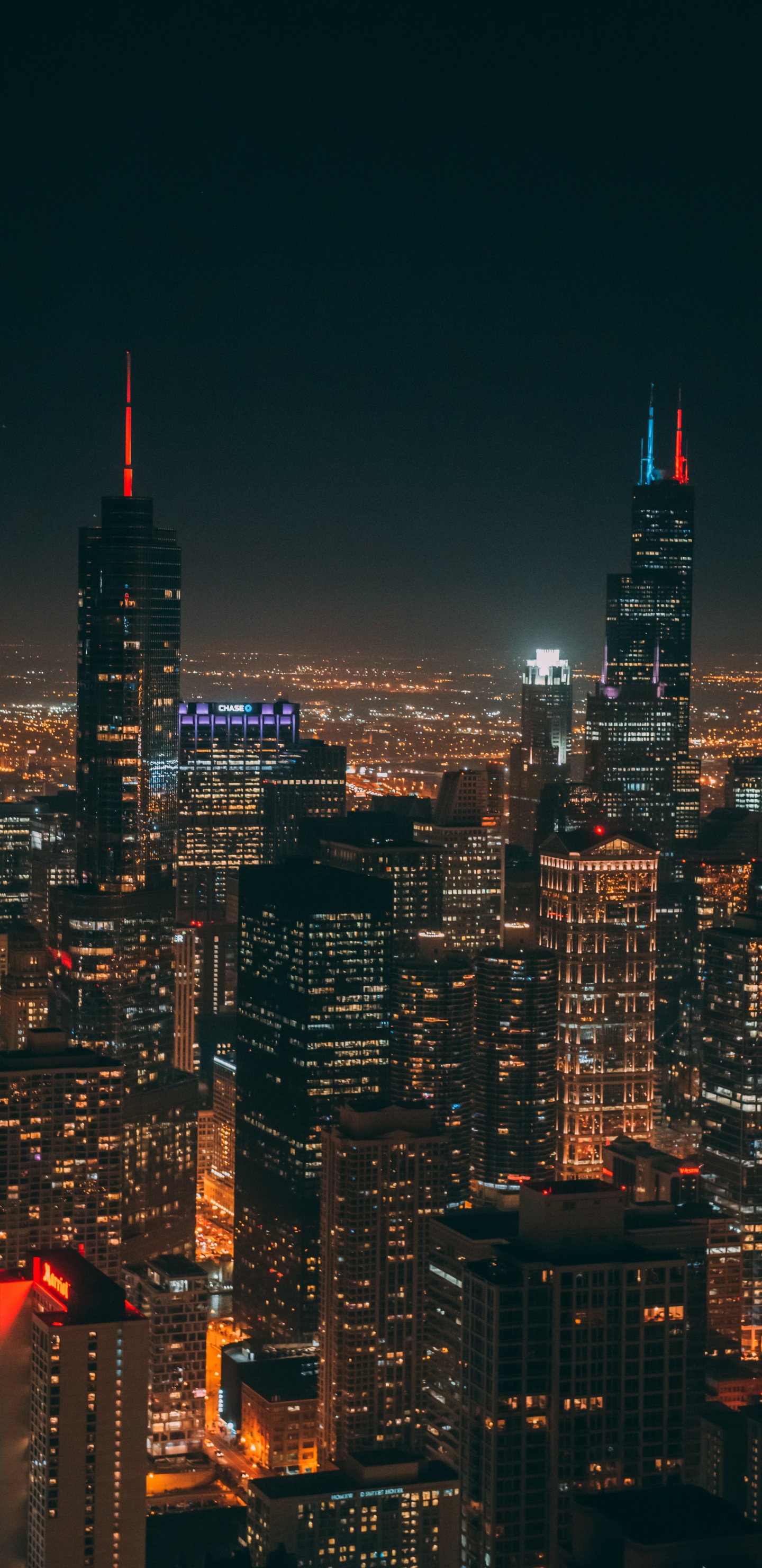 Skyline Der Stadt Bei Nacht Night. Wallpaper in 1440x2960 Resolution