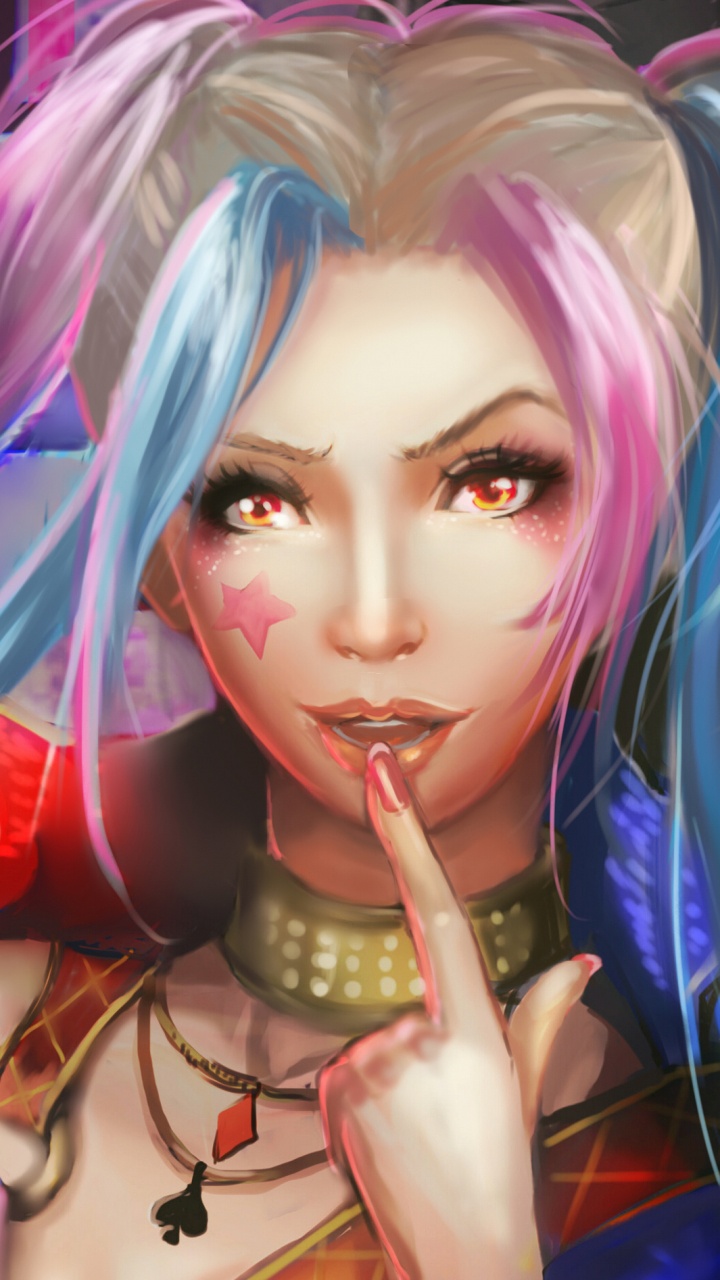 Frau im Blauen Langarmhemd Mit Weißem Und Blauem Plastikspielzeug. Wallpaper in 720x1280 Resolution