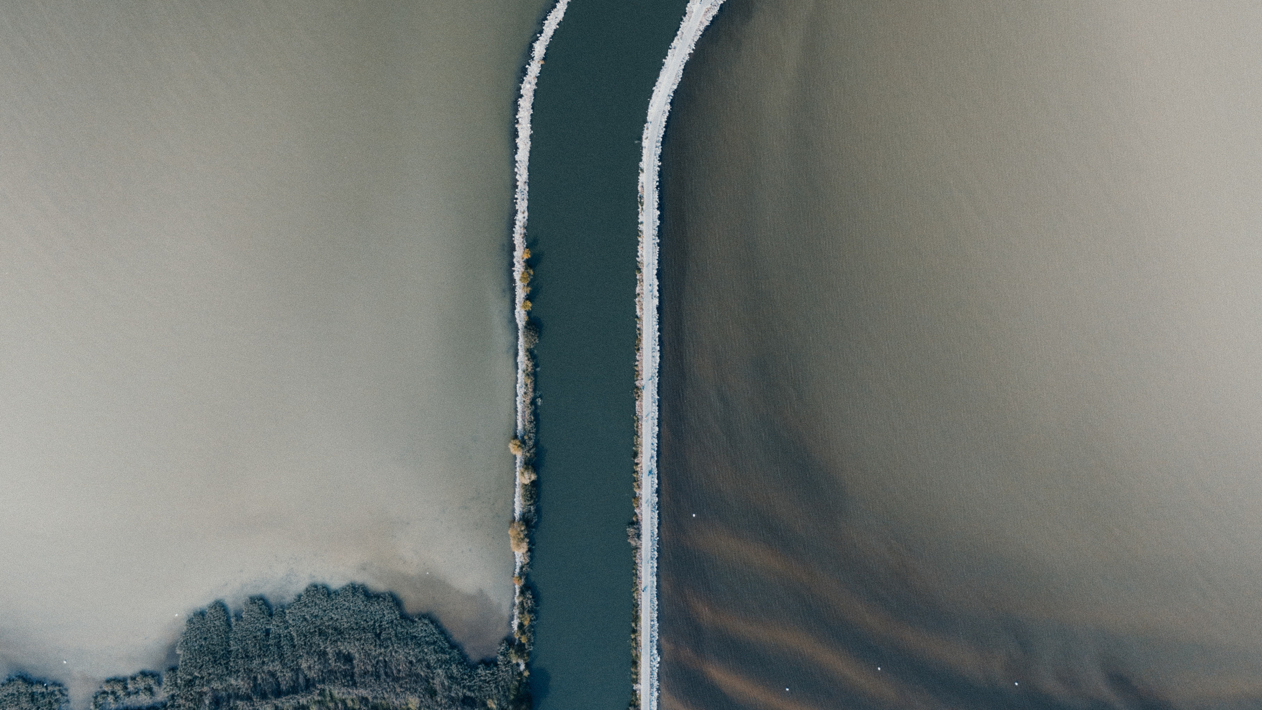 White Boat on Sea During Daytime. Wallpaper in 2560x1440 Resolution