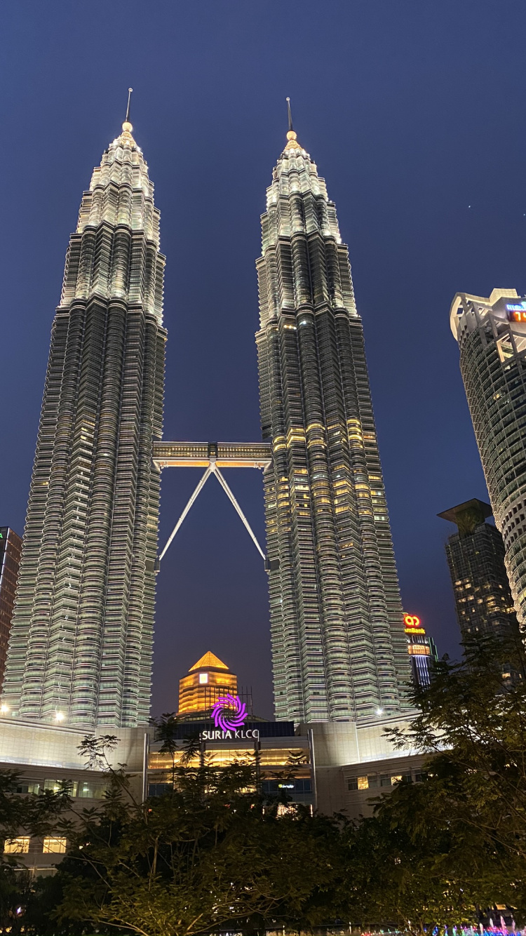 Las Torres Petronas, Kuala Lumpur, Malasia, Torres Gemelas Petronas, Torre de Bloques. Wallpaper in 750x1334 Resolution