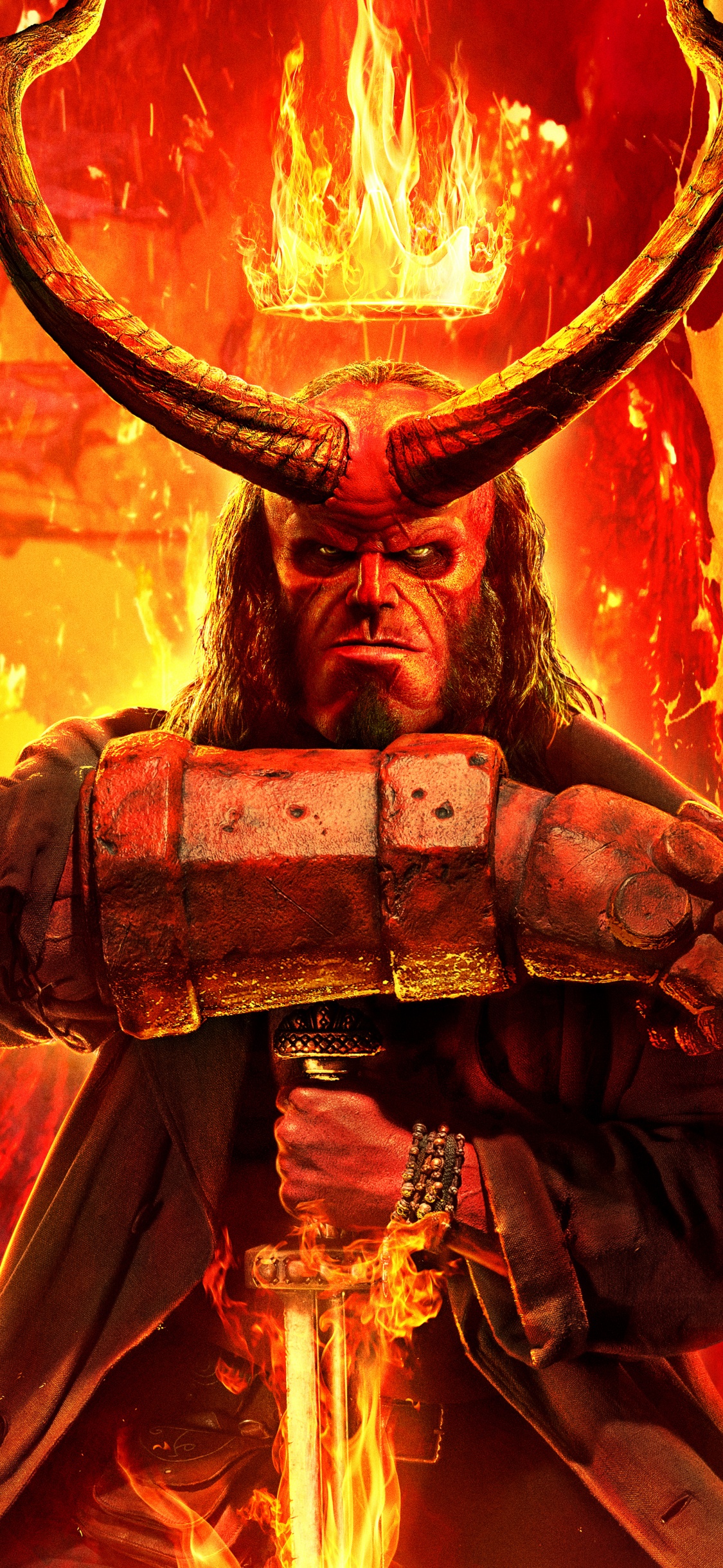 Mann im Schwarz-roten Anzug Mit Schwarzem Und Braunem Gewehr. Wallpaper in 1125x2436 Resolution