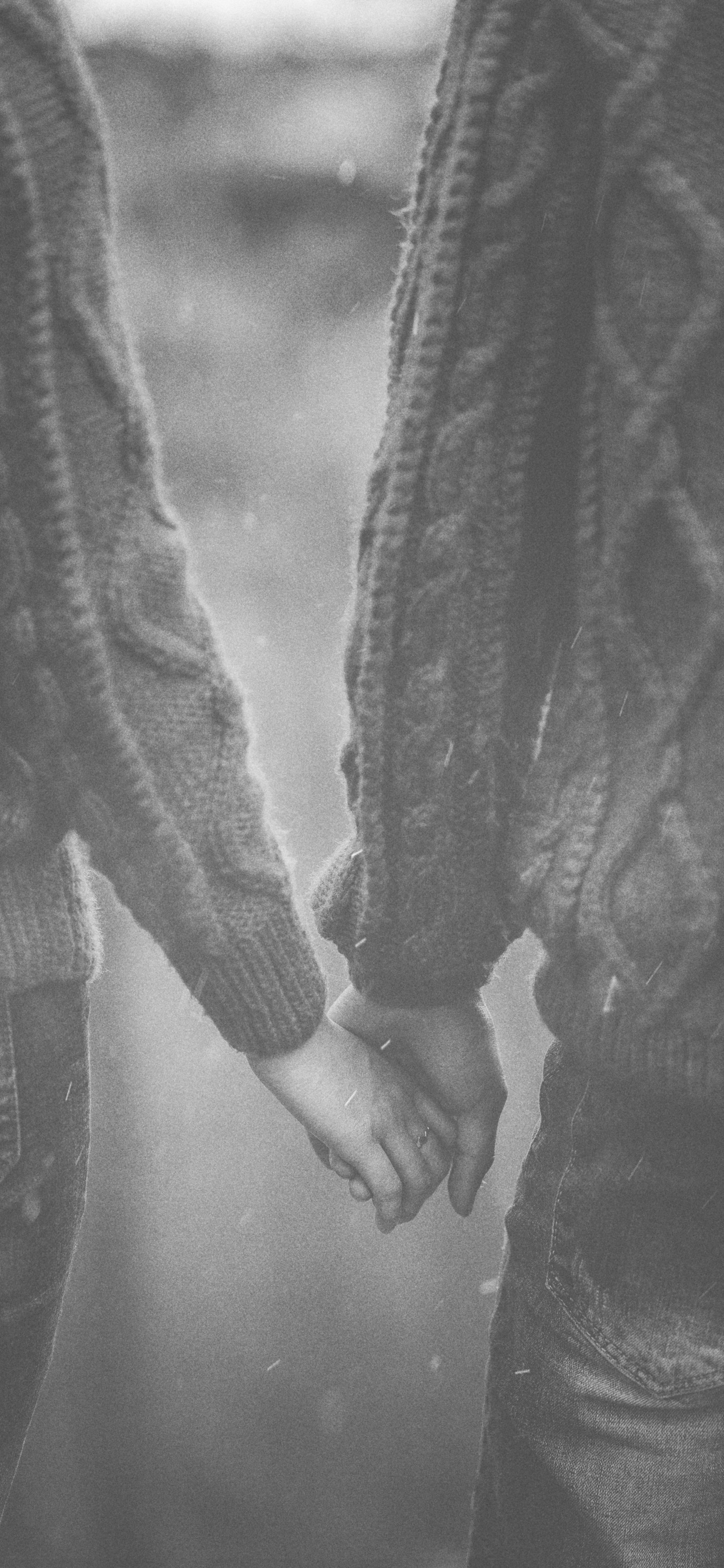 White, Noir, en se Tenant Les Mains, Geste, Monochrome. Wallpaper in 1242x2688 Resolution