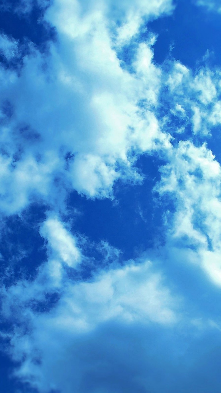 Nubes Blancas y Cielo Azul Durante el Día. Wallpaper in 720x1280 Resolution