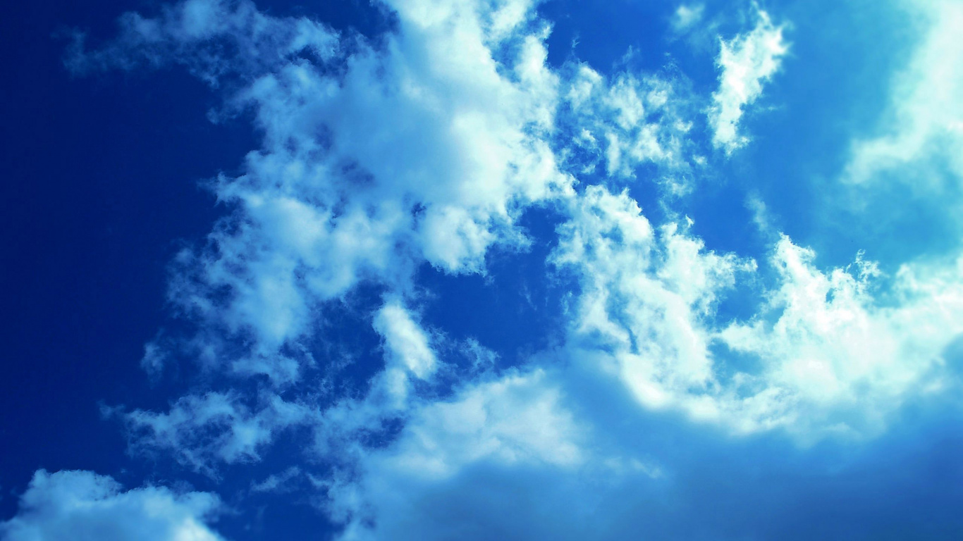 Weiße Wolken Und Blauer Himmel Tagsüber. Wallpaper in 1366x768 Resolution
