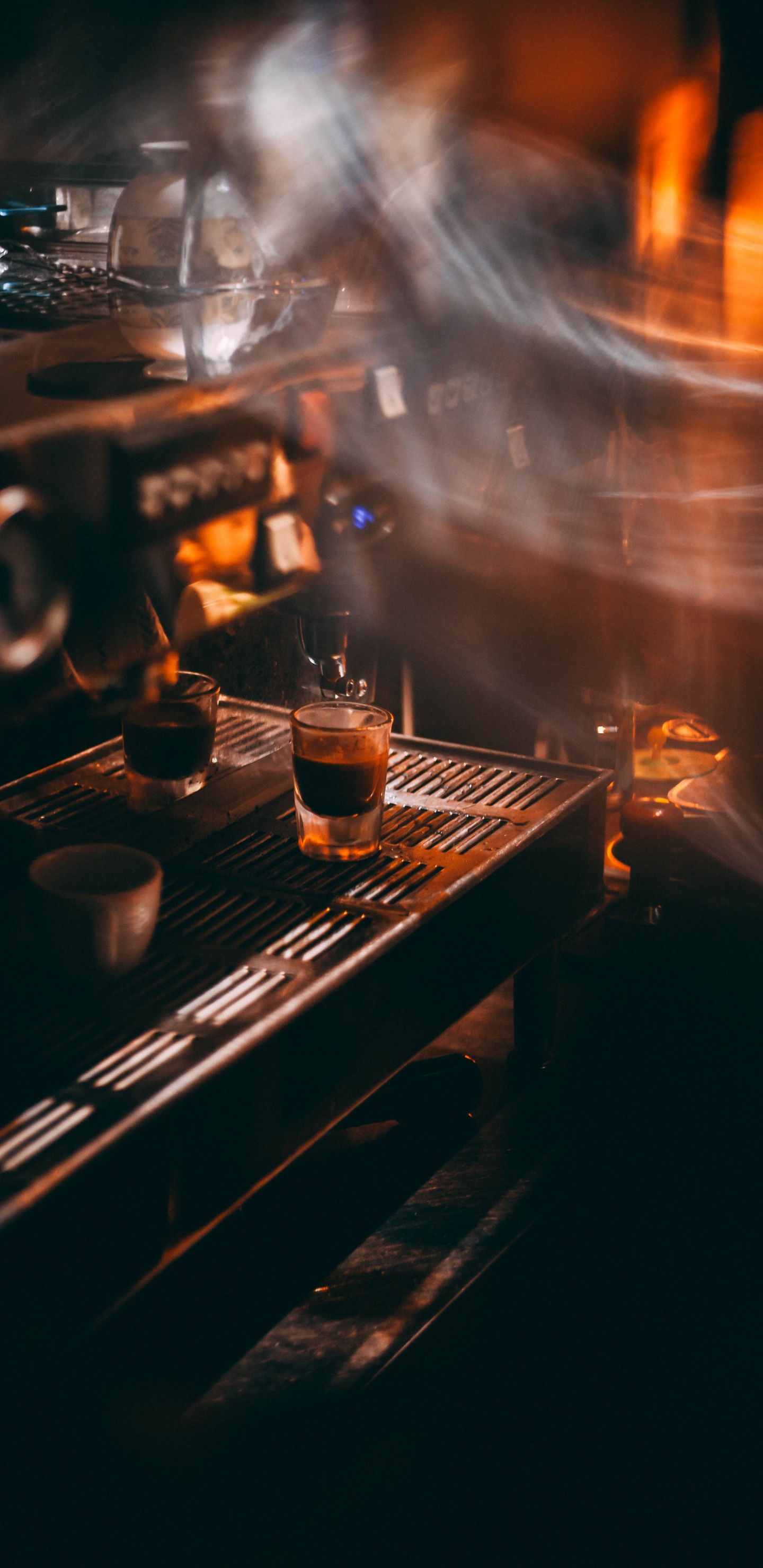 Time Lapse Photography of Clear Drinking Glass on Brown Wooden Table. Wallpaper in 1440x2960 Resolution