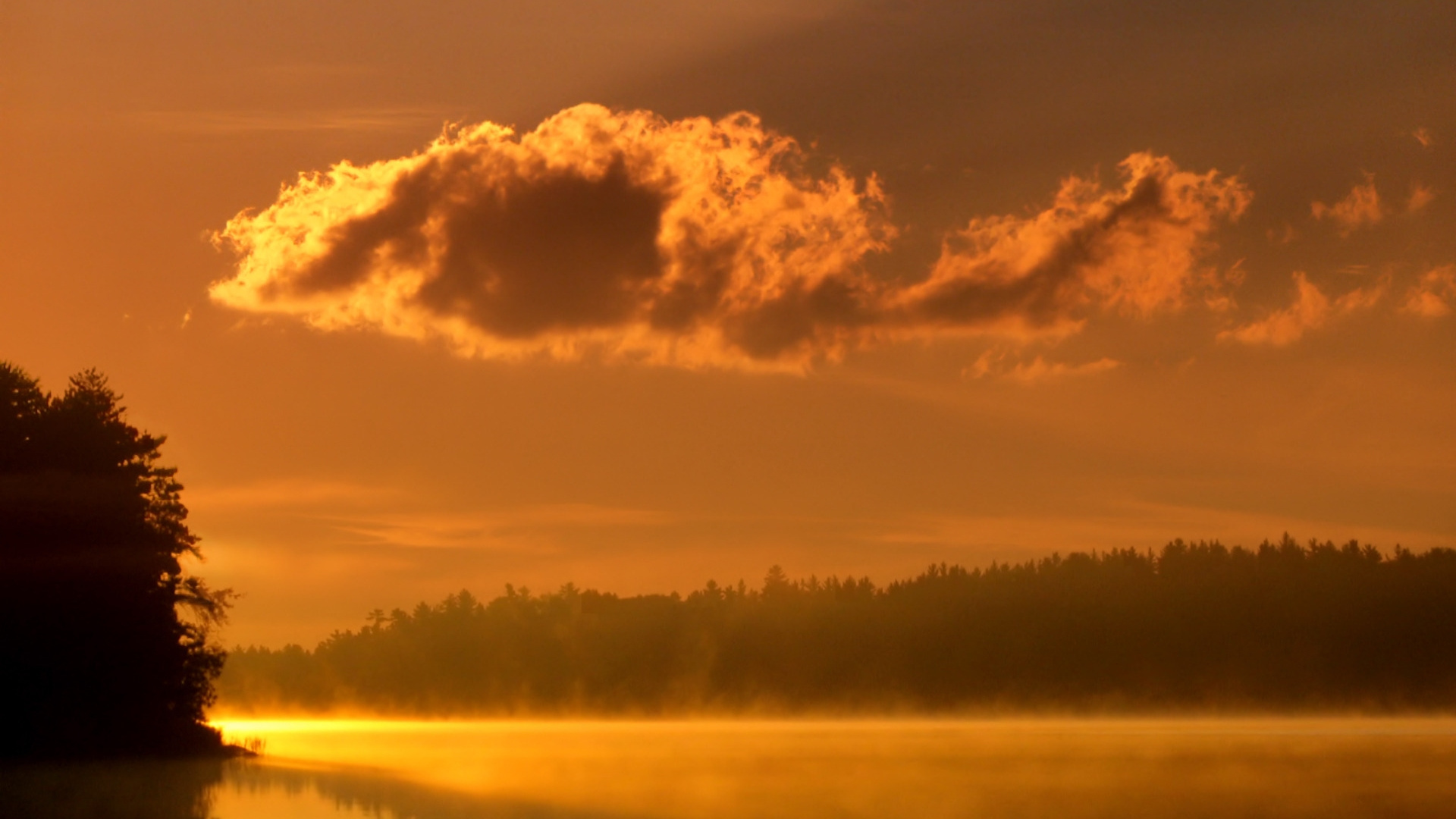 Plan D'eau Sous Ciel Nuageux Pendant la Journée. Wallpaper in 1920x1080 Resolution