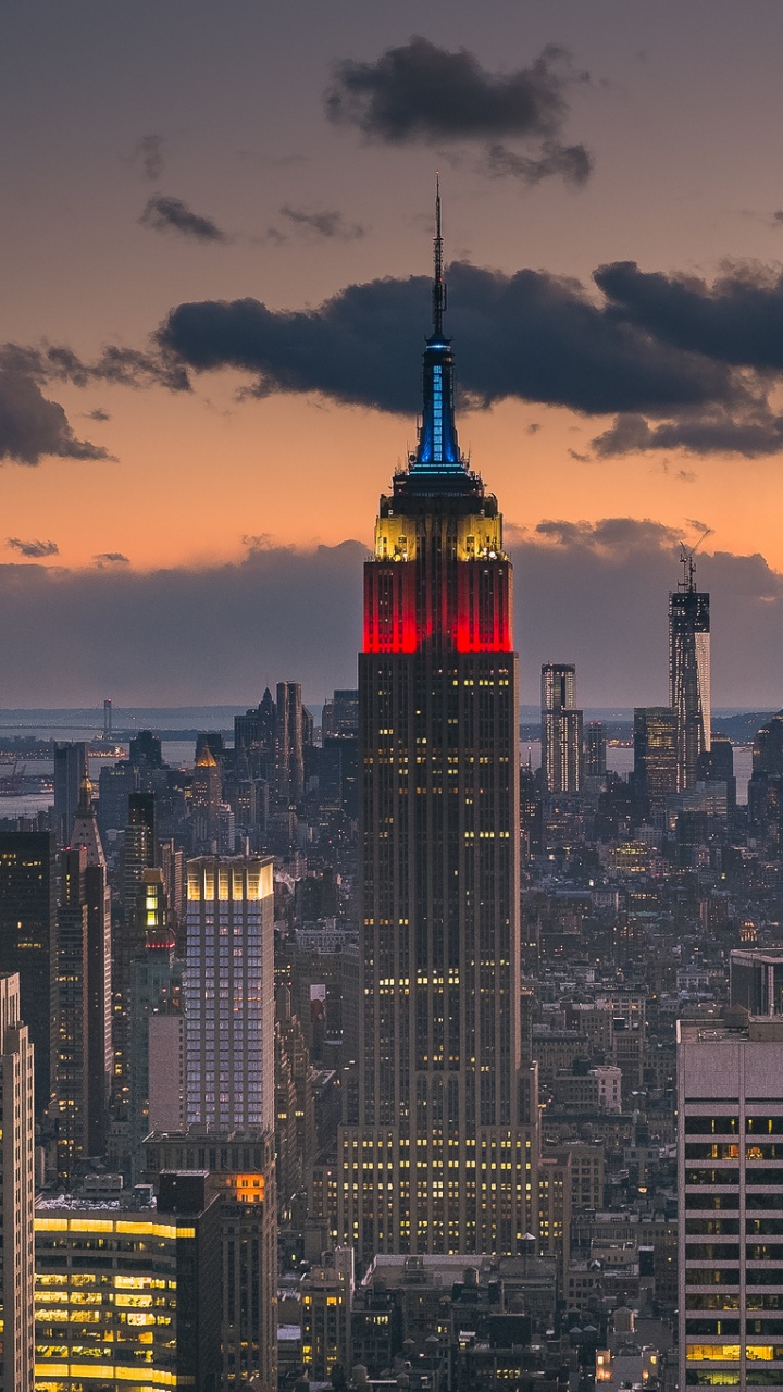 Skyline Der Stadt Bei Nacht Night. Wallpaper in 720x1280 Resolution