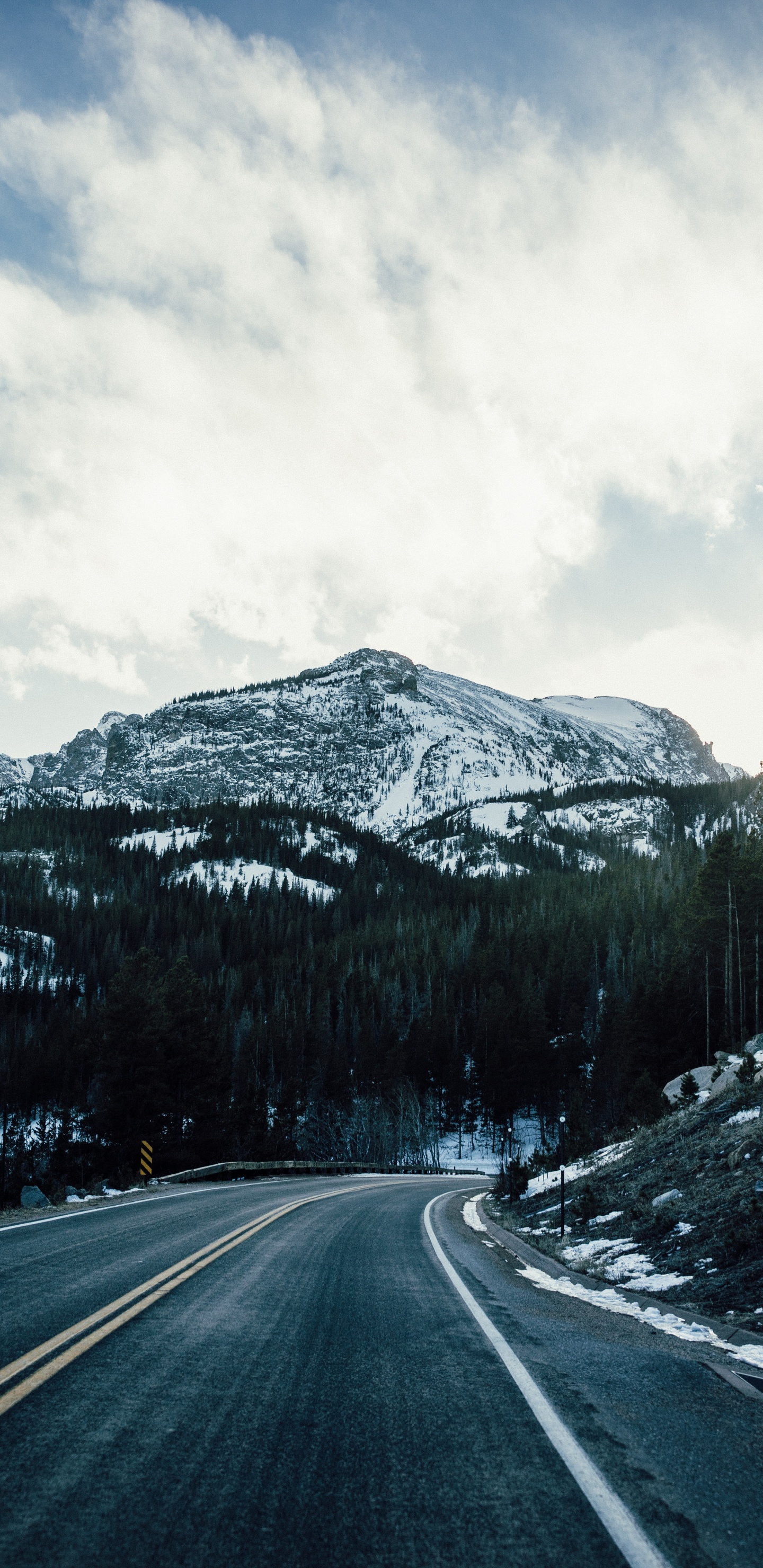 Bergkette, Alpen, Road, Schnee, Bergigen Landschaftsformen. Wallpaper in 1440x2960 Resolution