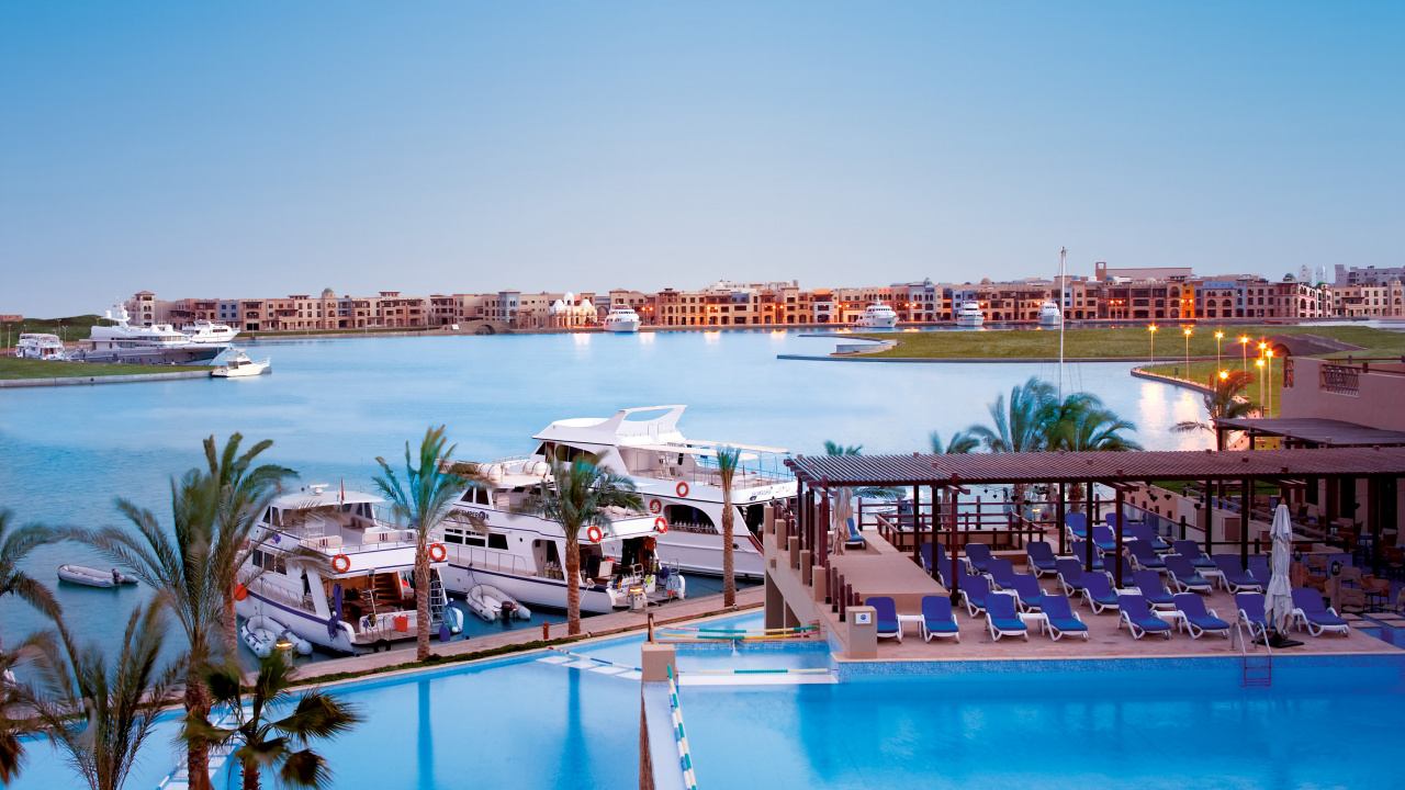 Swimming Pool Near Brown Wooden Dock During Daytime. Wallpaper in 1280x720 Resolution