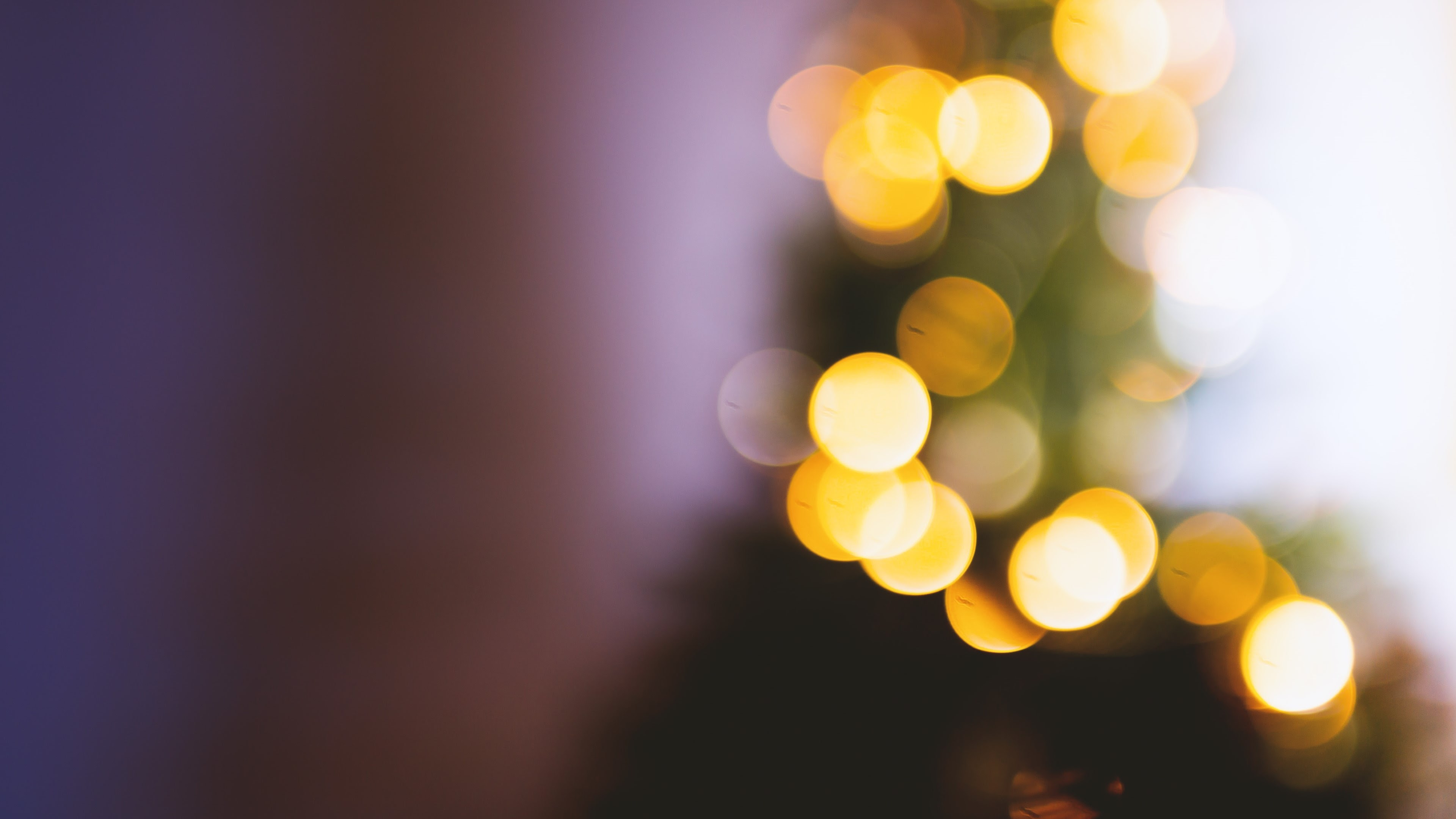 Gelbe Und Weiße Bokeh-Lichter. Wallpaper in 3840x2160 Resolution