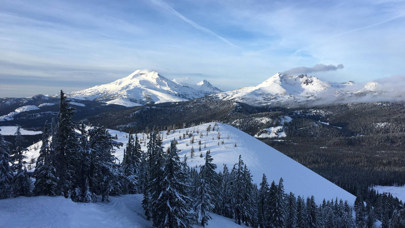 Mount Bachelor, el Monte Hood, Monte Shasta, Montaña, Nieve. Wallpaper in 1366x768 Resolution