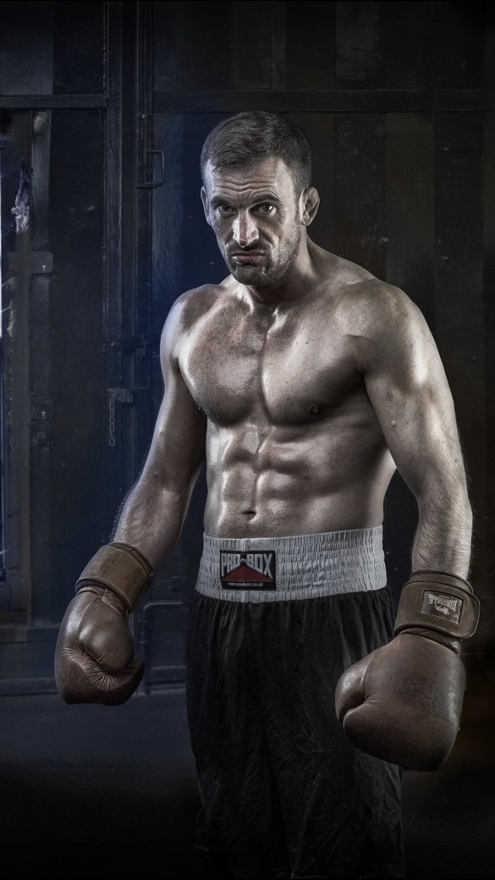 Homme Seins Nus en Pantalon Noir et Gants de Boxe. Wallpaper in 720x1280 Resolution