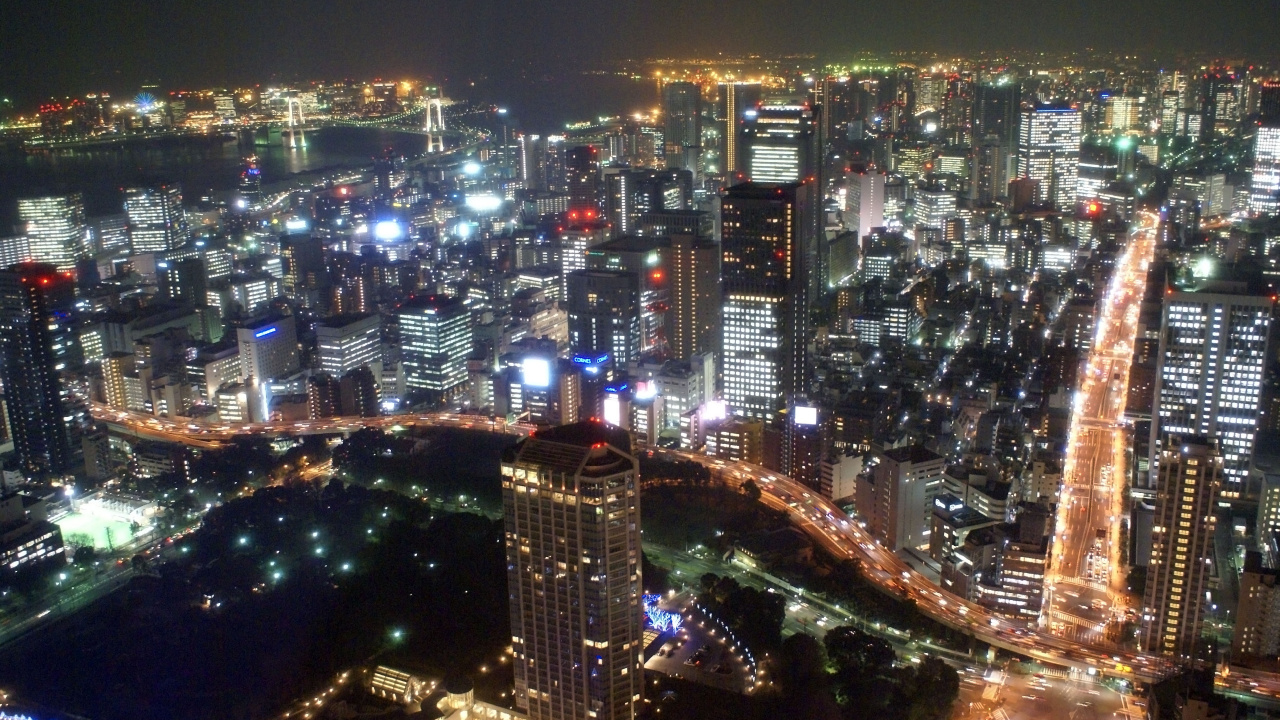 Vue Aérienne de la Ville Pendant la Nuit. Wallpaper in 1280x720 Resolution