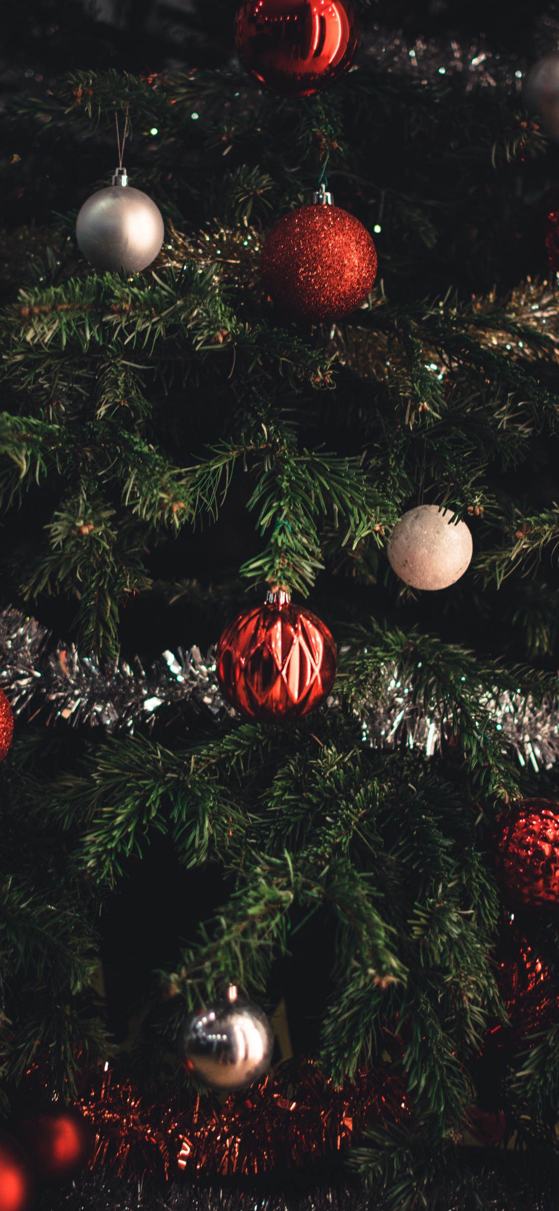 Arbre de Noël, Le Jour De Noël, Nouvelle Année, Ornement de Noël, Décoration de Noël. Wallpaper in 1125x2436 Resolution