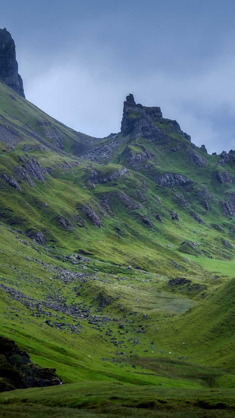 Quiraing, Le Quiraing, Paysage Naturel, Pente, Terrain. Wallpaper in 750x1334 Resolution