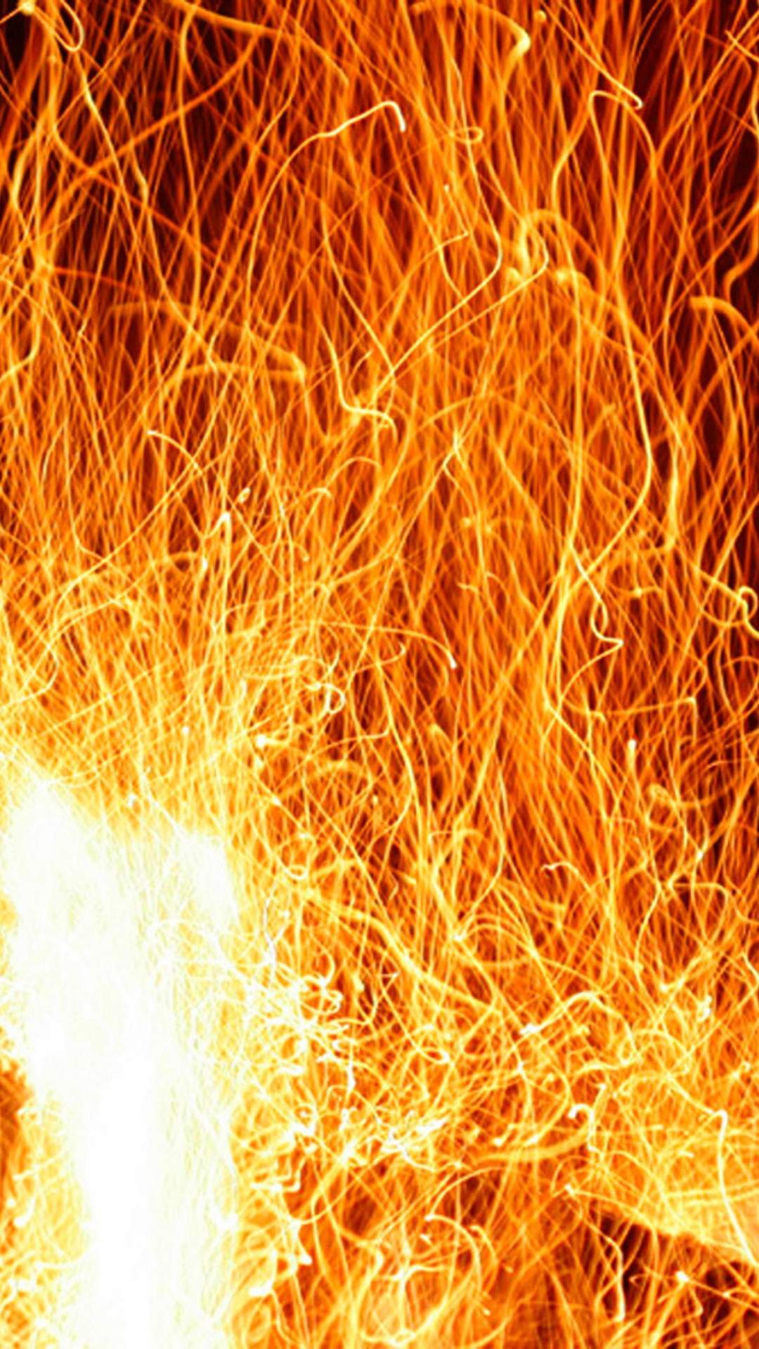 Fuego en Llamas Durante la Noche. Wallpaper in 1080x1920 Resolution