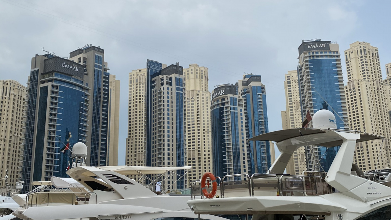 Marina, Tower Block, Watercraft, Cityscape, Metropolis. Wallpaper in 1280x720 Resolution