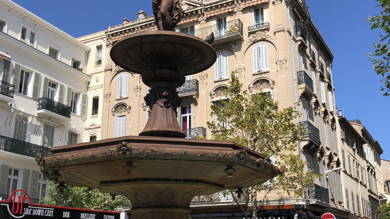 Fountain, Water, Tourism, Statue, Town. Wallpaper in 1366x768 Resolution