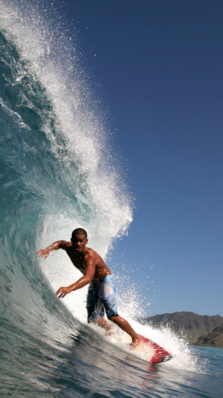 Man Surfing on Sea Waves During Daytime. Wallpaper in 720x1280 Resolution