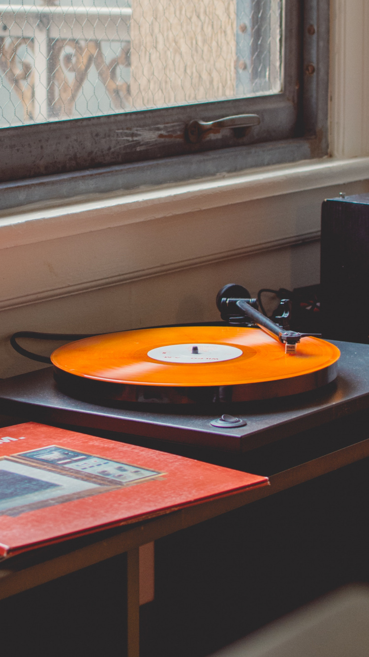 Schallplatte, Plattenspieler, Phonograph, Orange, Zimmer. Wallpaper in 750x1334 Resolution