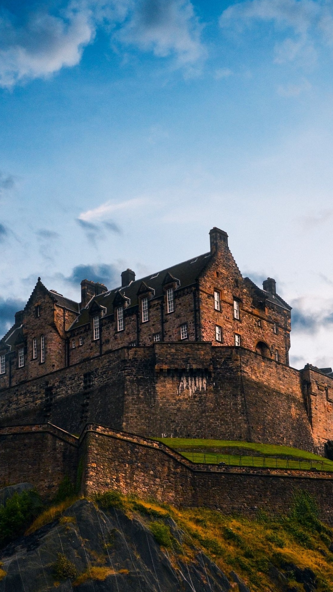Jardines de Princes Street, El Castillo De Edimburgo, Ivanhoe, Robar Roy, Edificio. Wallpaper in 1080x1920 Resolution