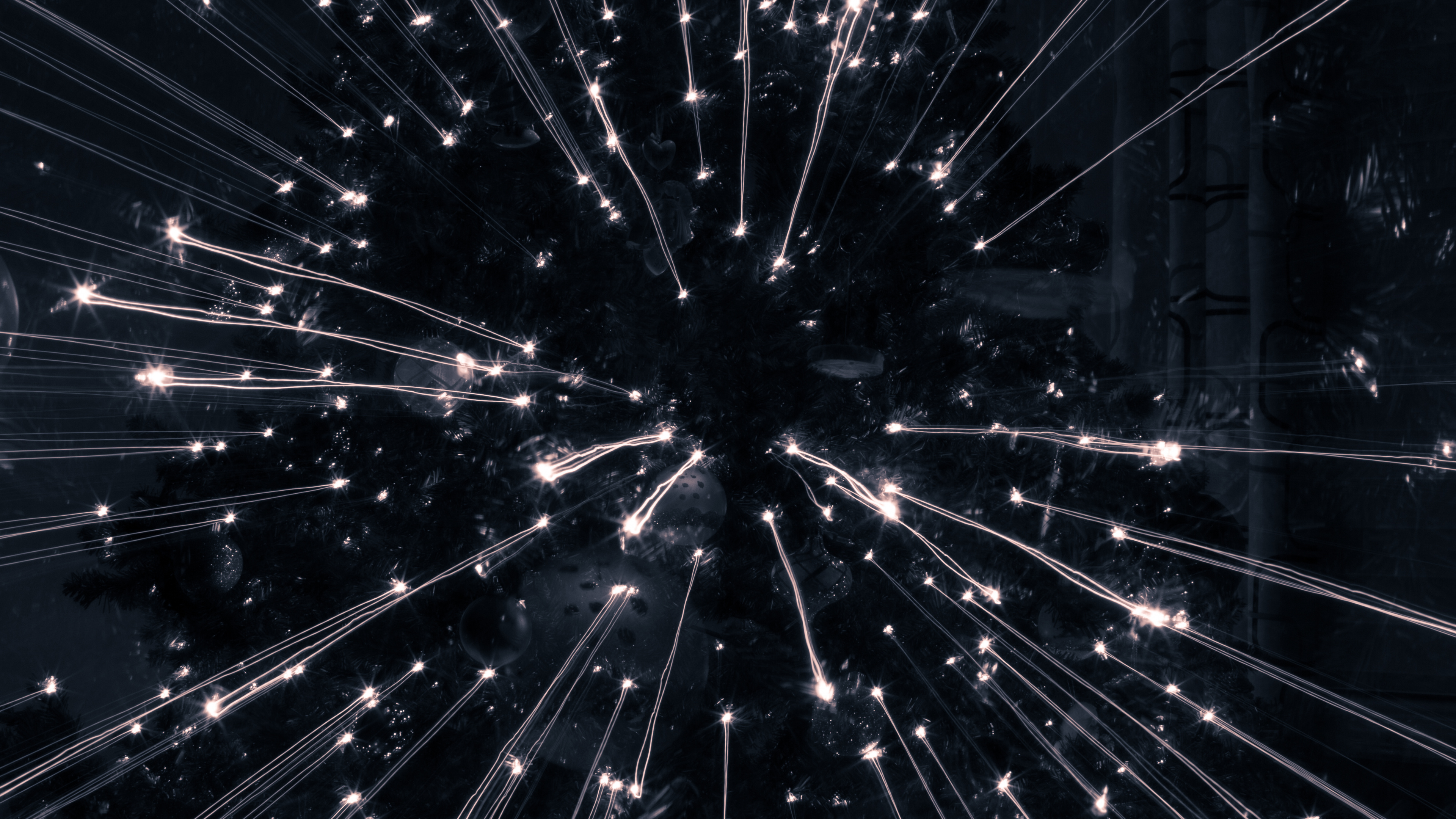 Blaue Und Weiße Lichterketten. Wallpaper in 3840x2160 Resolution