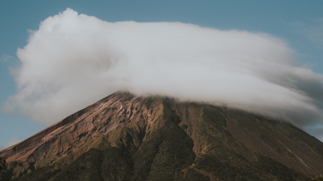 Brown Mountain Under Blue Sky During Daytime. Wallpaper in 1366x768 Resolution