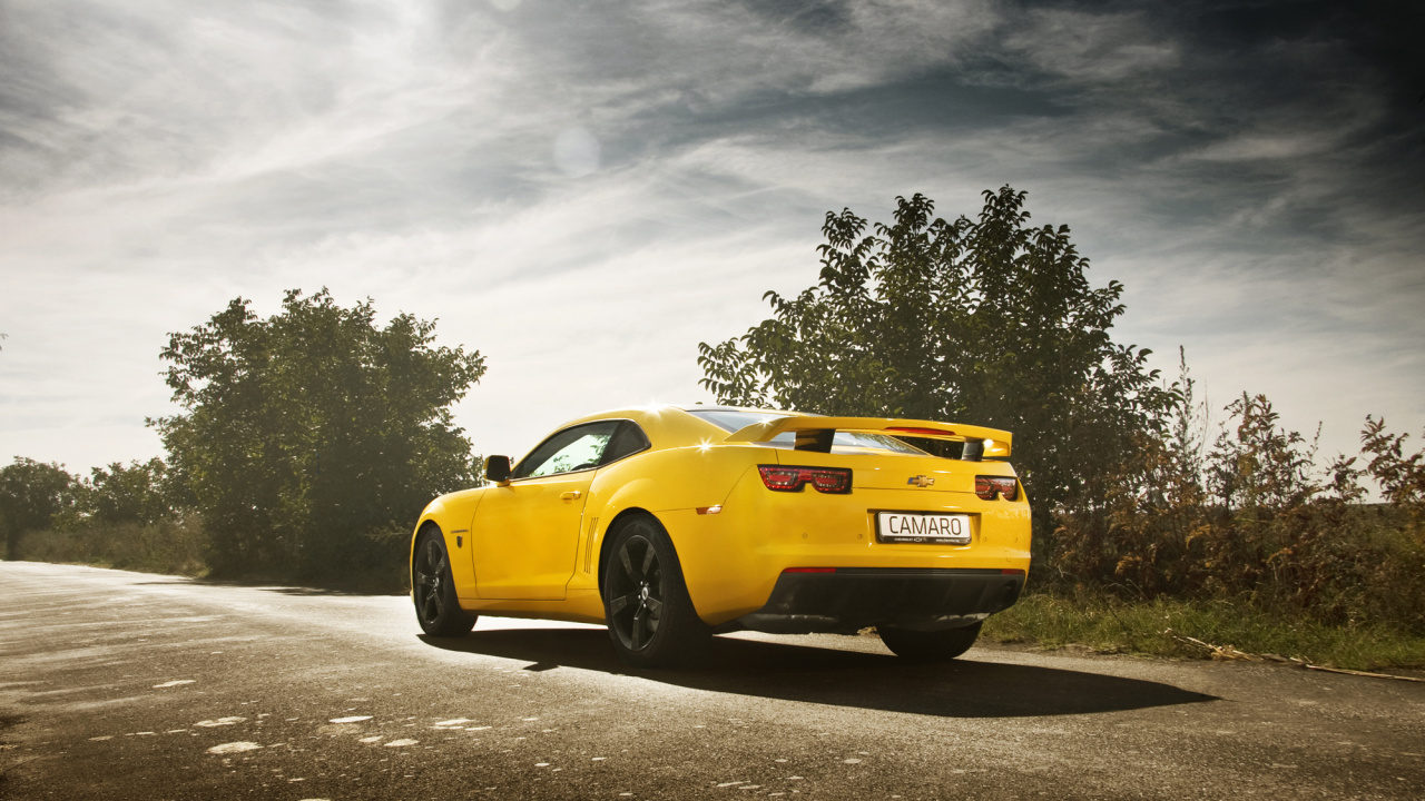 Yellow Porsche 911 on Road During Daytime. Wallpaper in 1280x720 Resolution