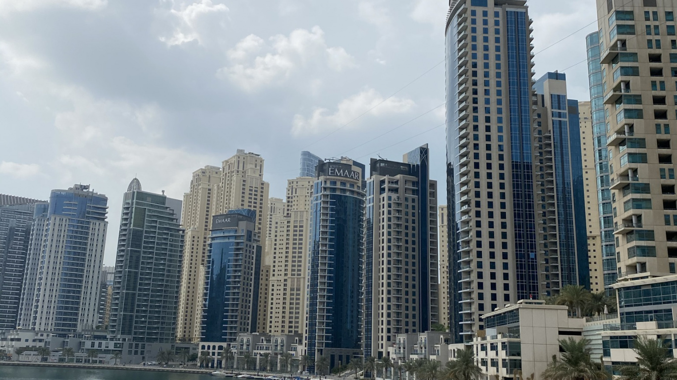 Dubai, Dubai Marina, Wolkenkratzer, Tower Block, Tageszeit. Wallpaper in 1366x768 Resolution