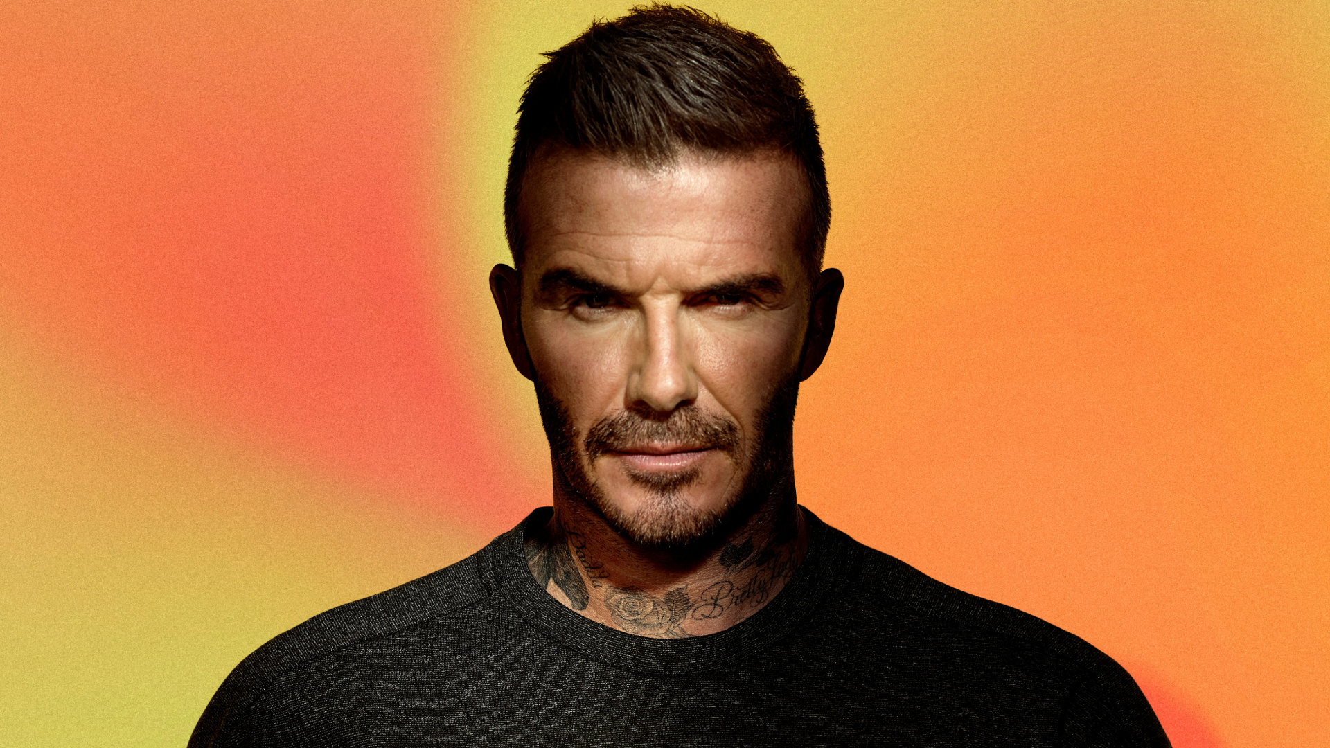 Man in Black Crew Neck Shirt. Wallpaper in 1920x1080 Resolution