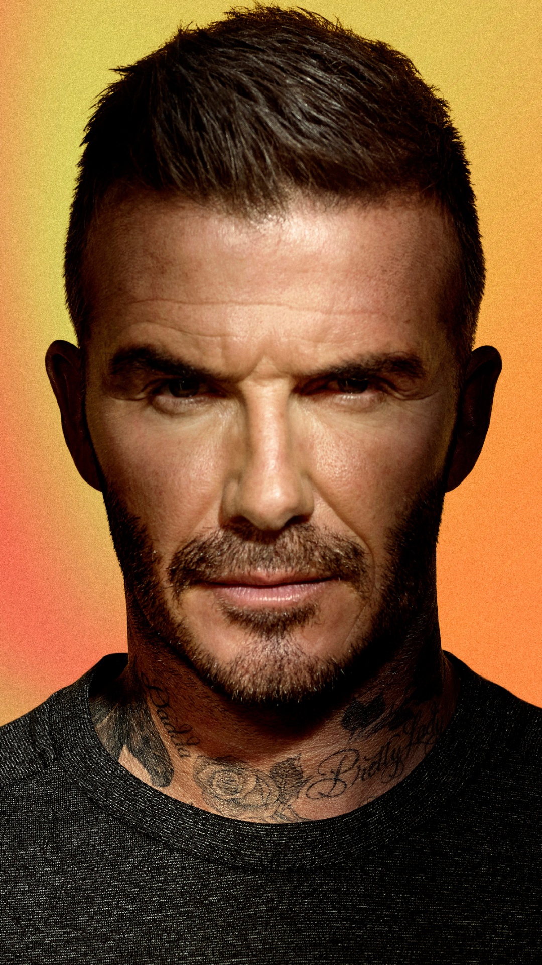 Mann im Schwarzen Rundhalshemd. Wallpaper in 1080x1920 Resolution