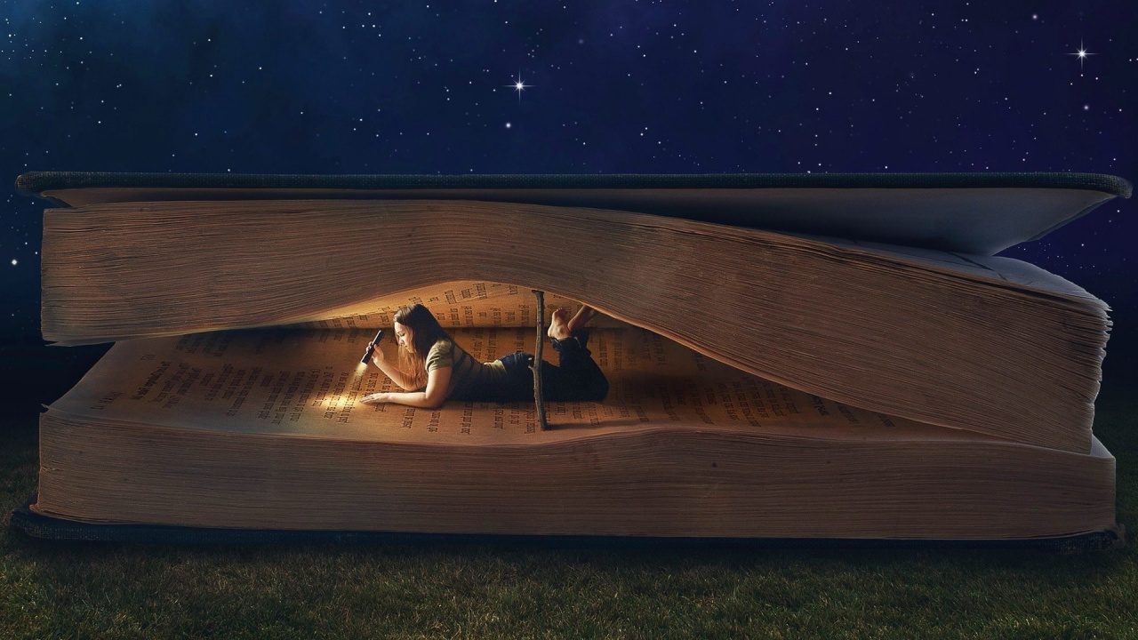 Homme Allongé Sur un Quai en Bois Marron Pendant la Nuit. Wallpaper in 1280x720 Resolution