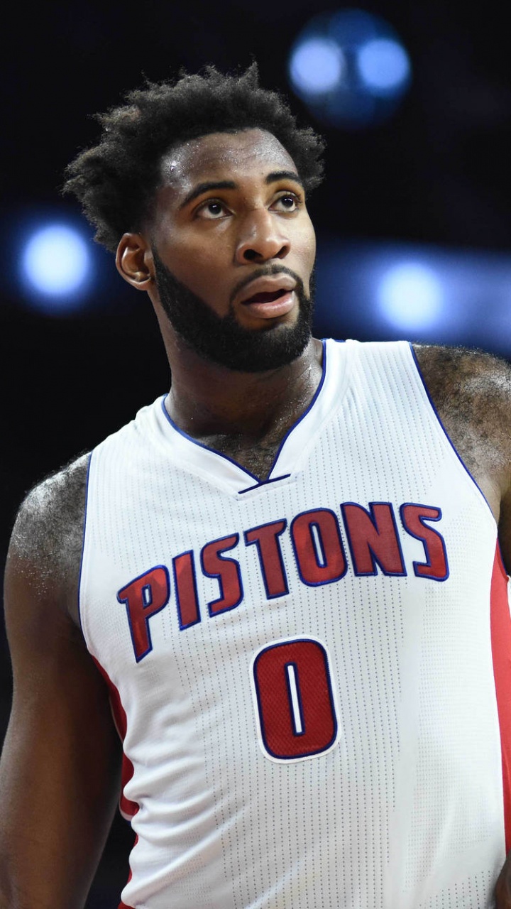 Mann im Weiß-roten Jersey-Hemd. Wallpaper in 720x1280 Resolution