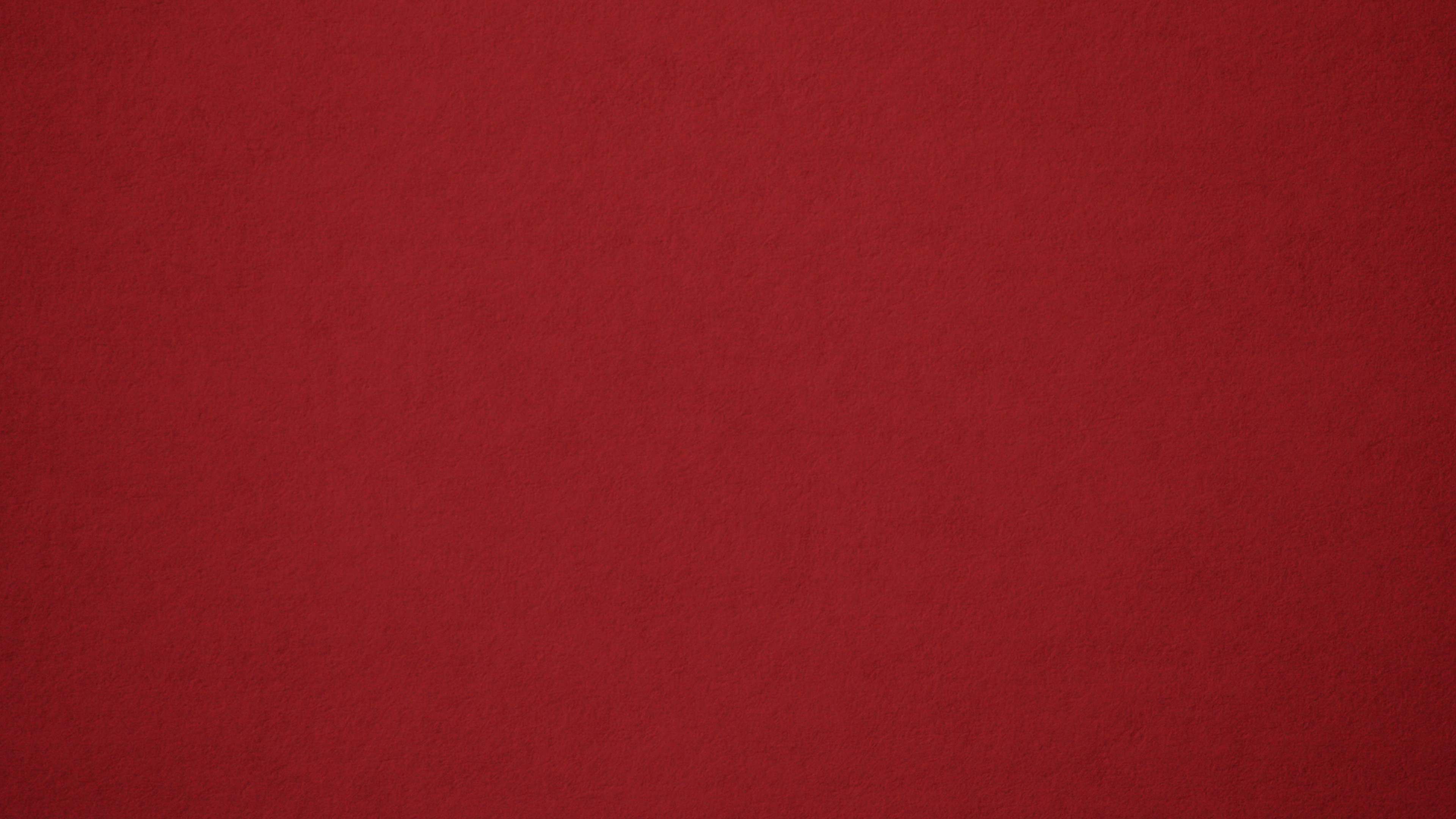 Textile Rouge Sur Table en Bois Marron. Wallpaper in 3840x2160 Resolution