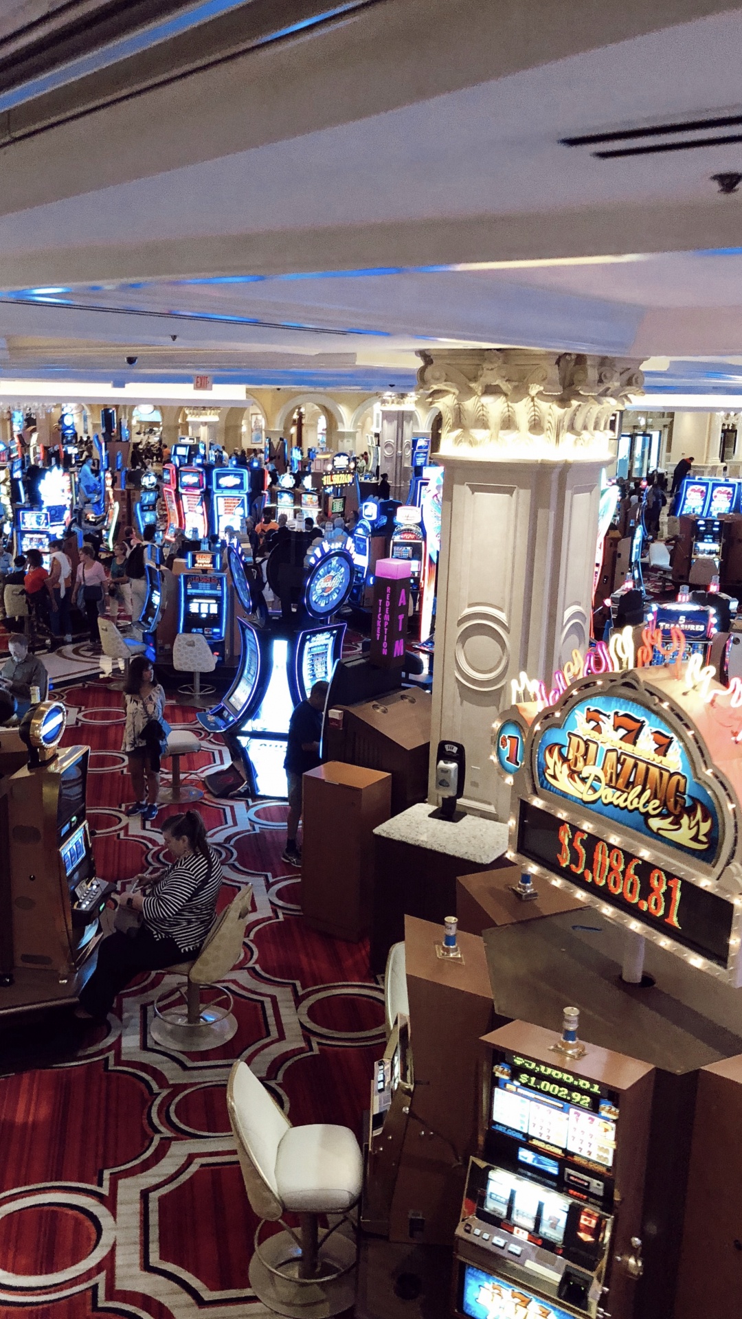 Vegas, Casino, Menor, Botella, Mercado. Wallpaper in 1080x1920 Resolution