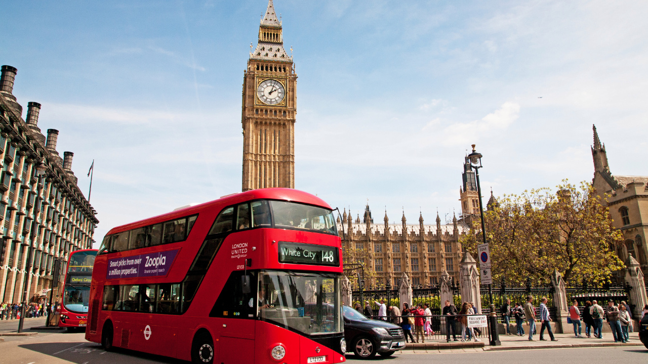 Red Double Decker Bus on Road Near Big Ben During Daytime. Wallpaper in 1280x720 Resolution