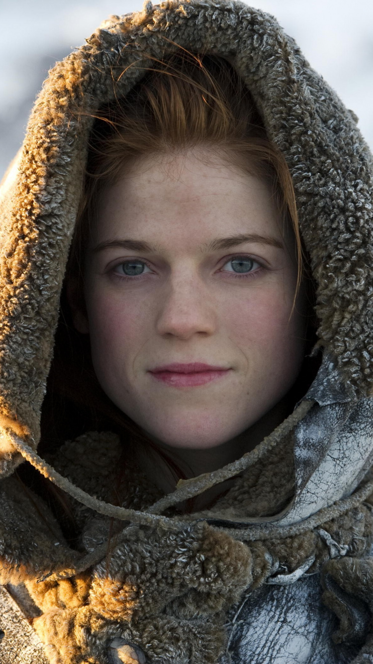 Frau im Braun-beigen Hoodie Hood. Wallpaper in 750x1334 Resolution