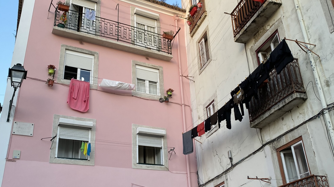 Quartier, Propriété, Ville, Façade, Bâtiment. Wallpaper in 1366x768 Resolution