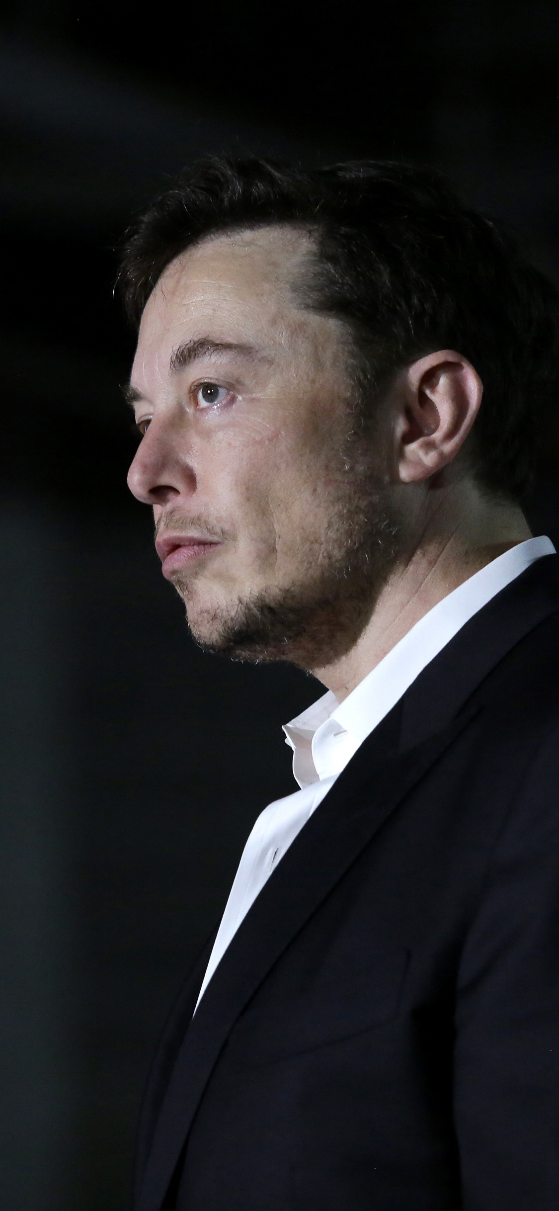Elon Musk, Rescate de la Cueva de Tham Luang, Traje, Empresario, Elon Almizcles Tesla Roadster. Wallpaper in 1125x2436 Resolution