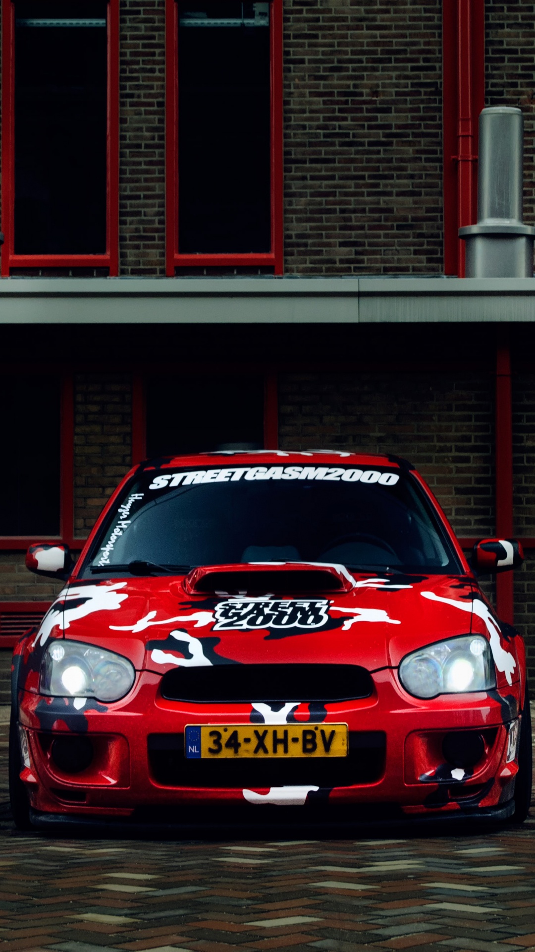 Roter Bmw m 3 Unterwegs. Wallpaper in 1080x1920 Resolution