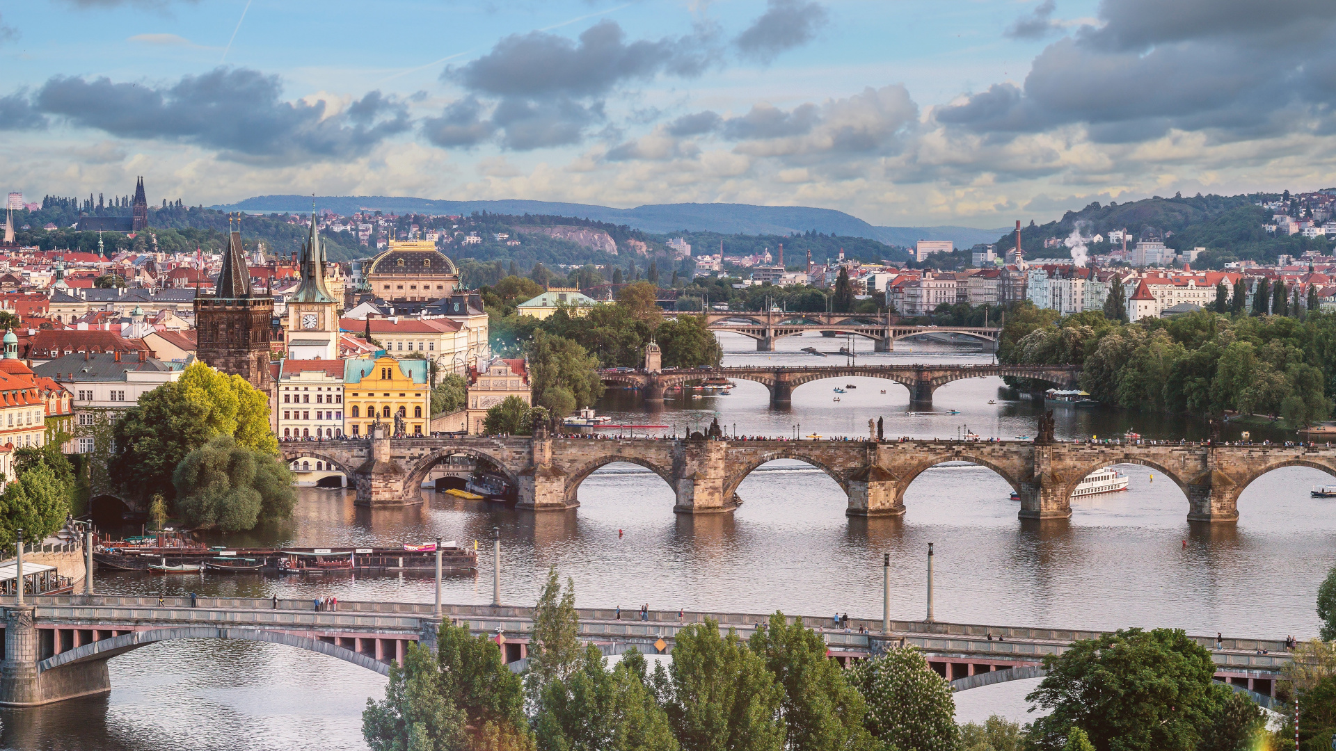 Brown Concrete Bridge Over River During Daytime. Wallpaper in 1920x1080 Resolution